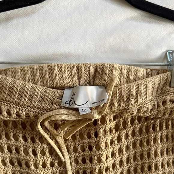 dh NEW YORK Tan Knit Set - Picture 5 of 5